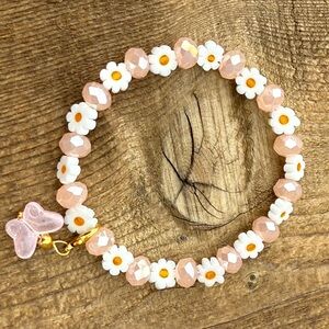 Pink Crystal faceted and White Daisy Beaded Bracelet